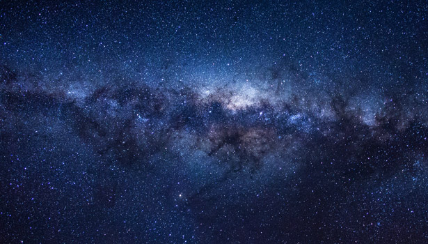 night time image centre of milky way